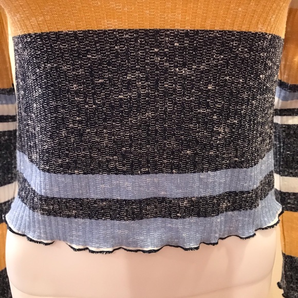 Almost Famous Wide Striped Top Womens Size Medium Long Sleeve Blue Yellow - Picture 10 of 13